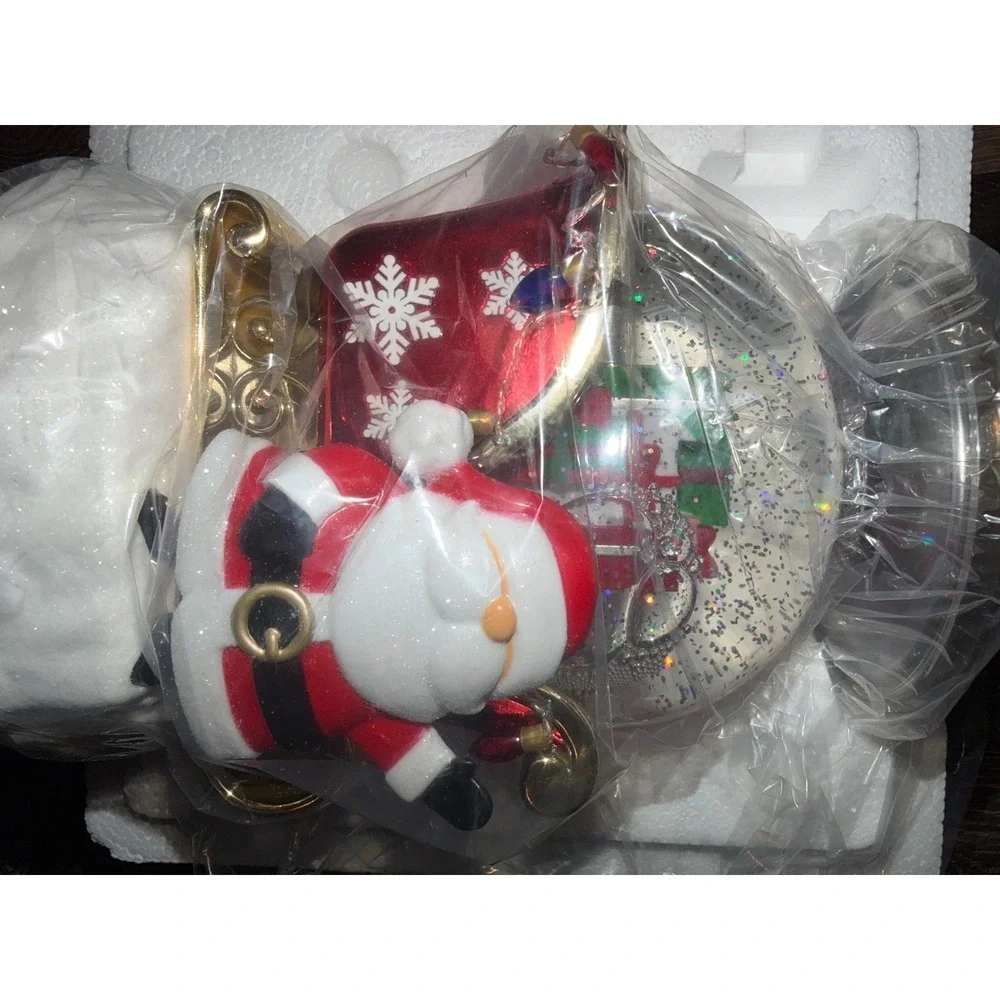 Bath and Body Works Candle Holder Santa Sleigh Snow Globe Glitter 3 wick